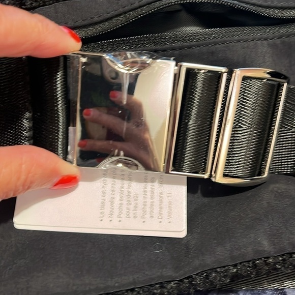 Lululemon Black Everywhere Fleece Belt Bag Silver Buckle NWT - Picture 12 of 12